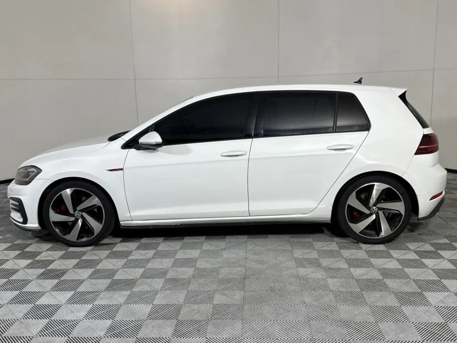 Used 2018 Volkswagen Golf GTI - WeBuyCars Midstream
