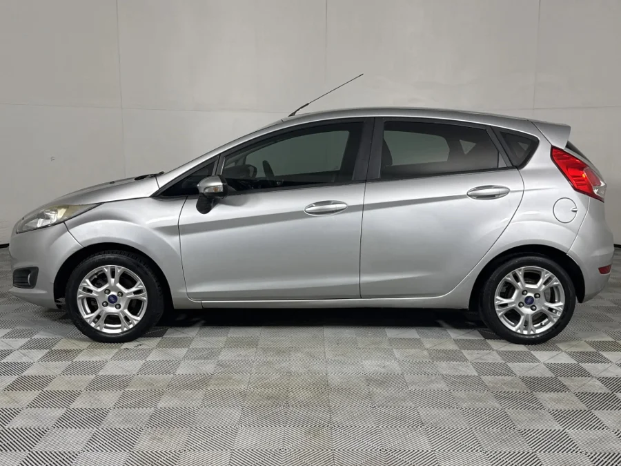 Used 2014 Ford Fiesta 5-door 1.0T Trend auto - WeBuyCars Riverhorse