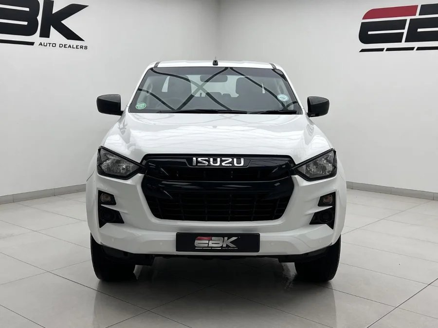 Used 2023 Isuzu D-Max 1.9TD double cab L manual - EBK Auto