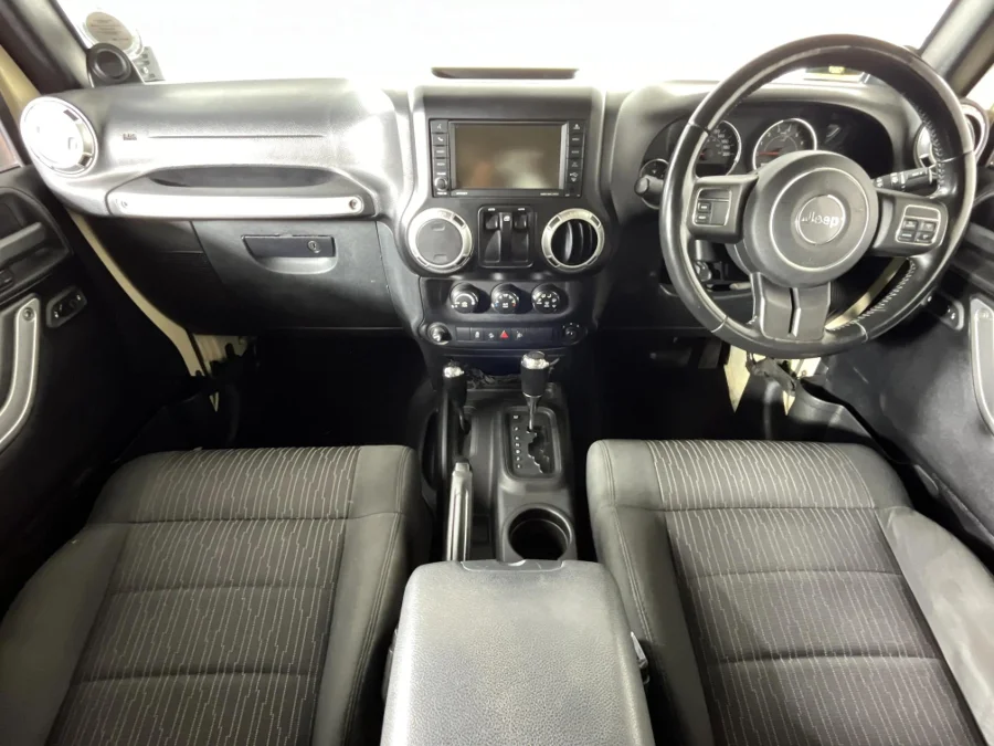 Used 2011 Jeep Wrangler 3.8L Sahara - WeBuyCars  Witbank