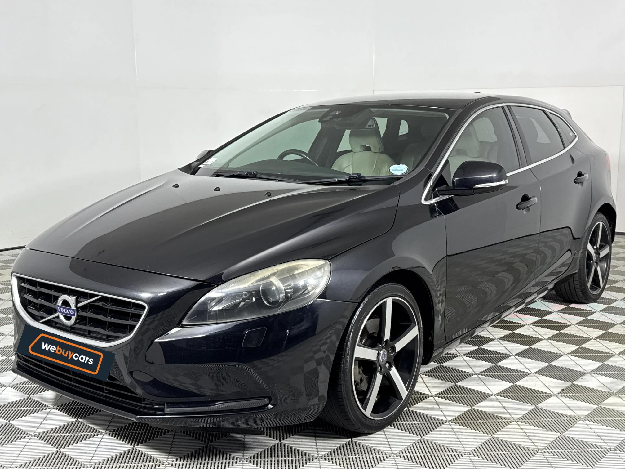 Used 2013 Volvo V40 T4 Excel auto