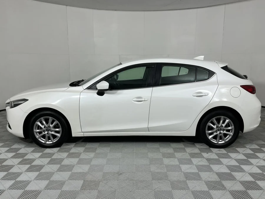 Used 2017 Mazda Mazda3 hatch 1.6 Dynamic - WeBuyCars Gqeberha