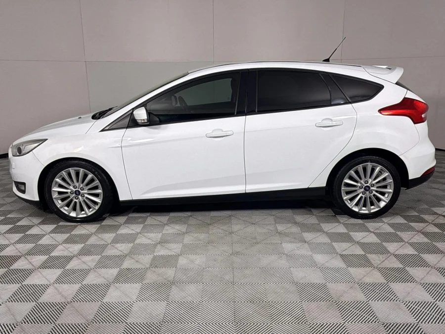 Used 2017 Ford Focus hatch 1.0T Ambiente - WeBuycars East London