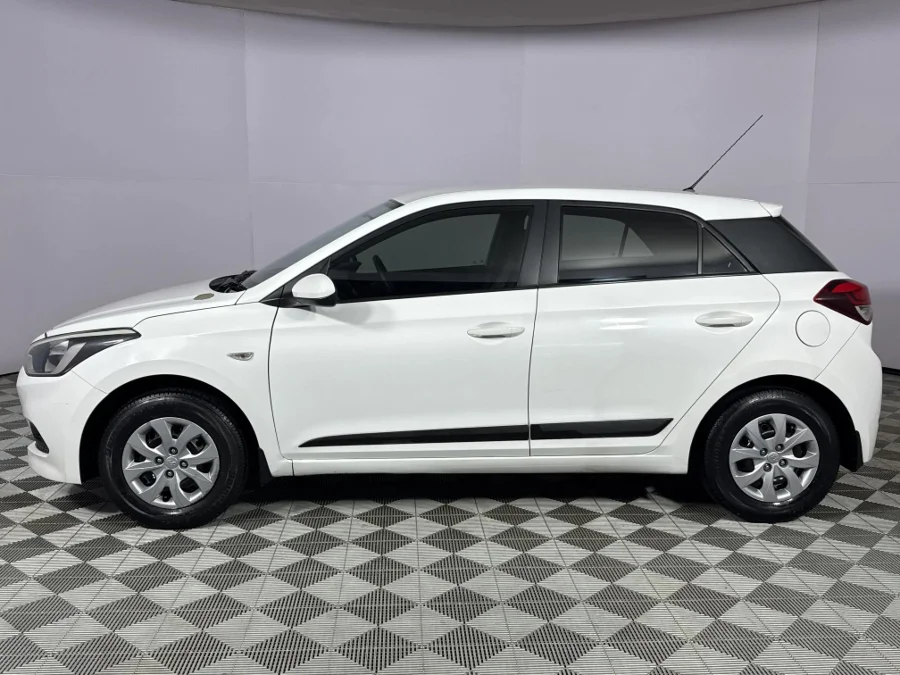 Used 2017 Hyundai i20 1.2 Motion - WeBuyCars Durban