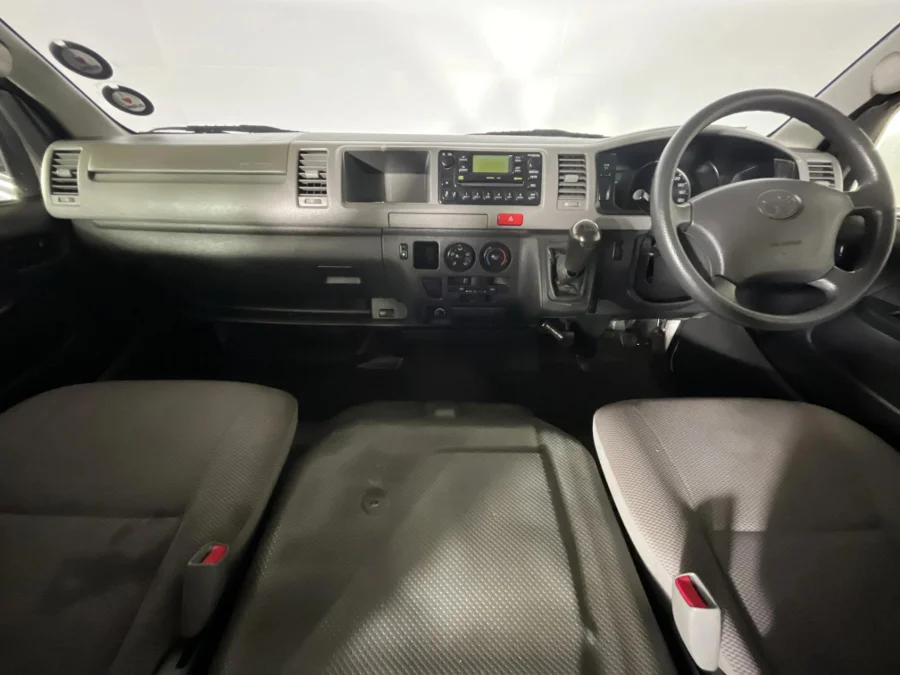 Used 2005 Toyota Quantum 2.7 GL 14-seater bus - WeBuyCars Durban