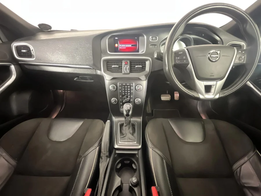 Used 2019 Volvo V40 D4 R-Design - WeBuyCars Vereeniging