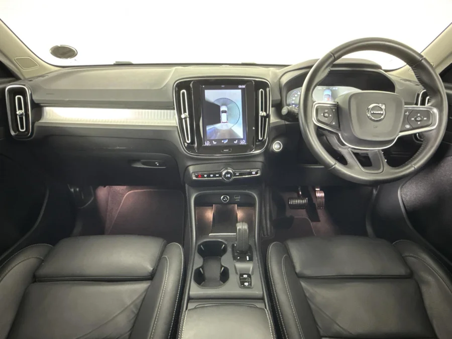 Used 2019 Volvo XC40 T5 AWD Inscription - WeBuyCars The Dome