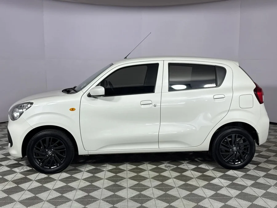 Used 2024 Toyota Vitz 1.0 XR manual - WeBuyCars Durban