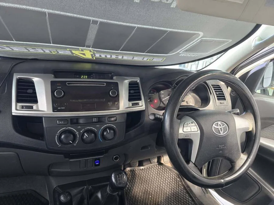 Used 2014 Toyota Hilux 2.5D-4D double cab 4x4 SRX - Deals 4 Wheels