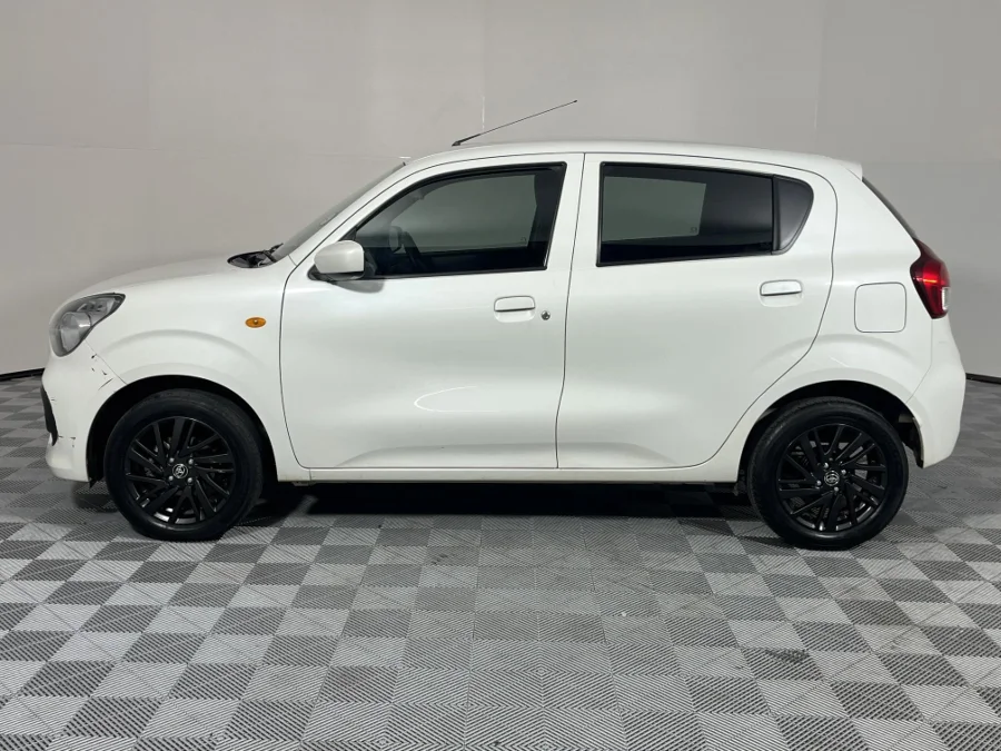 Used 2025 Toyota Vitz 1.0 XR manual - WeBuyCars Germiston