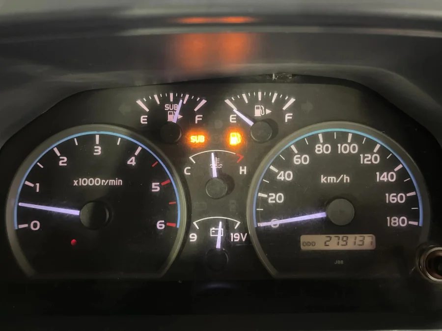 Used 2011 Toyota Land Cruiser 76 4.2D station wagon - WeBuyCars Germiston