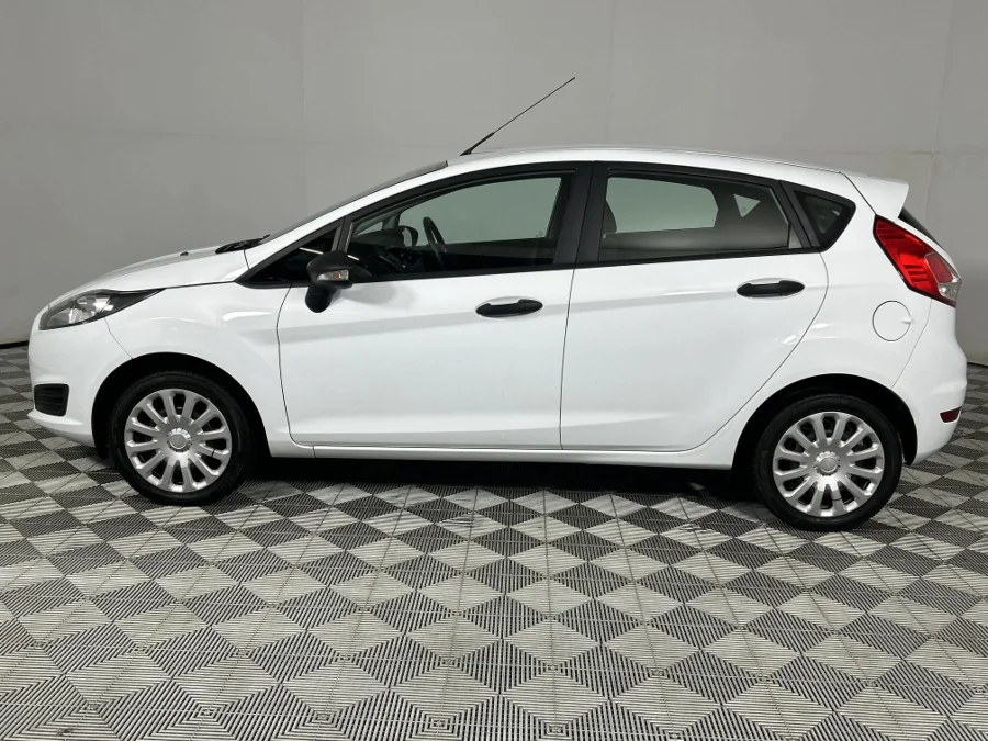 Used 2018 Ford Fiesta 5-door 1.0T Ambiente - WeBuyCars Lansdowne