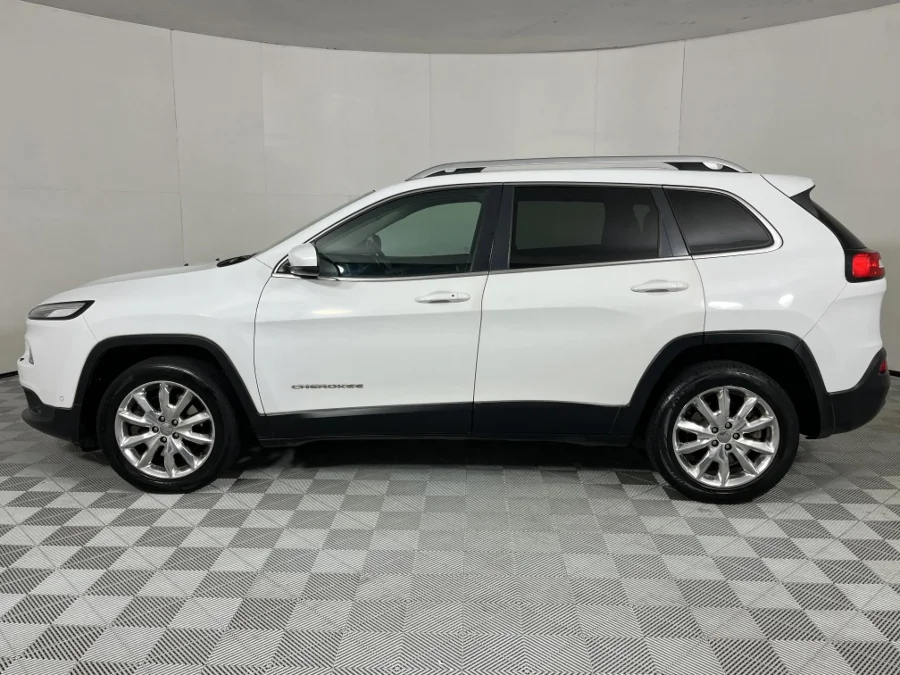 Used 2015 Jeep Cherokee 3.2L 4x4 Limited 75th Anniversary Edition - WeBuyCars Gqeberha Used 2015 Jeep Cherokee 3.2L 4x4 Limited 75th Anniversary Edition - WeBuyCars Gqeberha