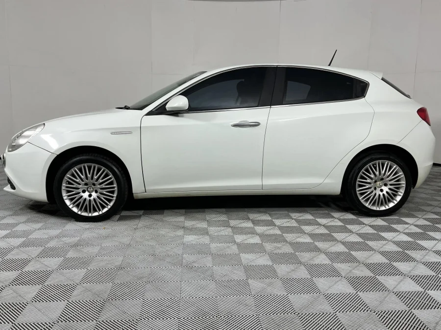 Used 2014 Alfa Romeo Giulietta 1.4TBi Distinctive - WeBuyCars Pietermaritzburg