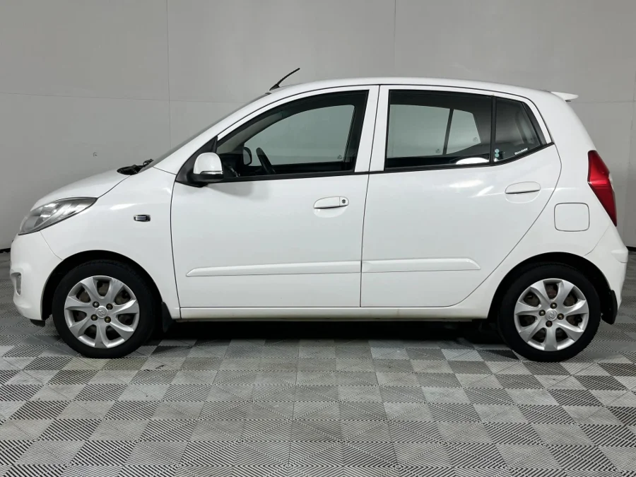 Used 2014 Hyundai i10 1.1 Motion - WeBuyCars JHB South