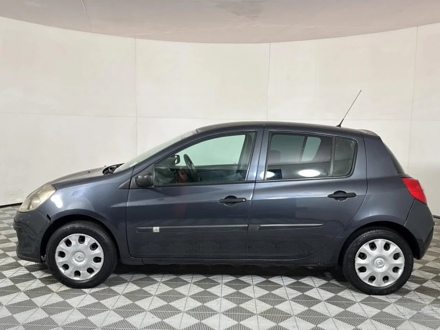 Used 2007 Renault Clio 1.4 Expression 5-door - WeBuyCars JHB South