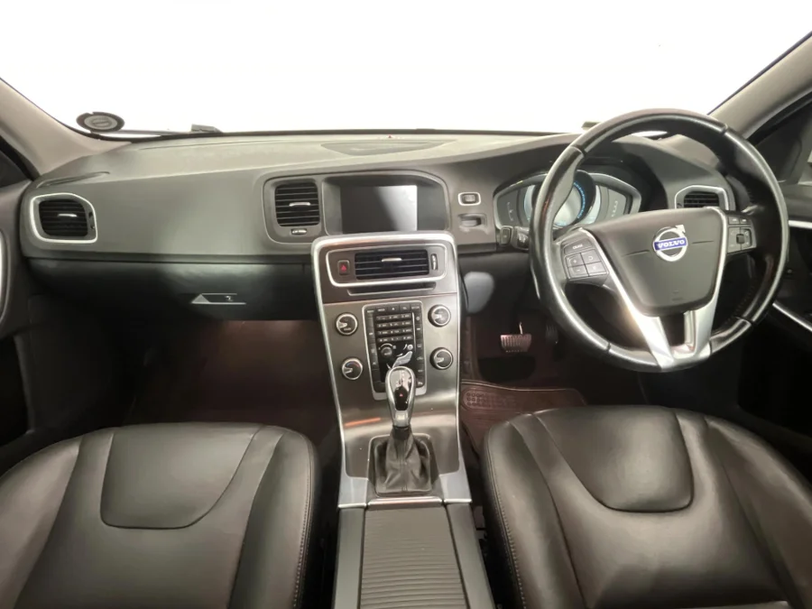 Used 2014 Volvo V60 D4 Excel auto - WeBuyCars Germiston
