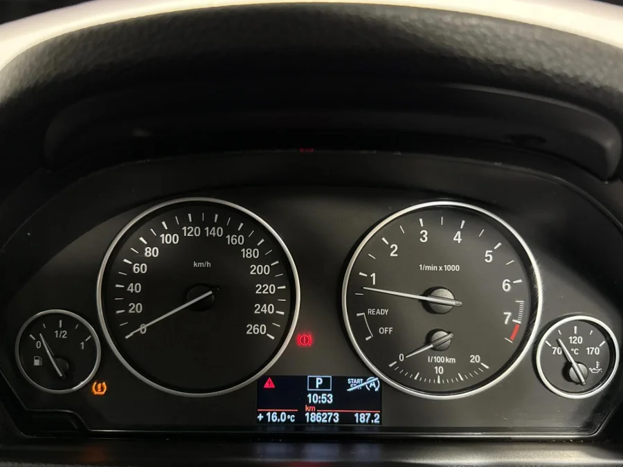 Used 2014 BMW 3 Series 320i sports-auto - WeBuyCars Midstream
