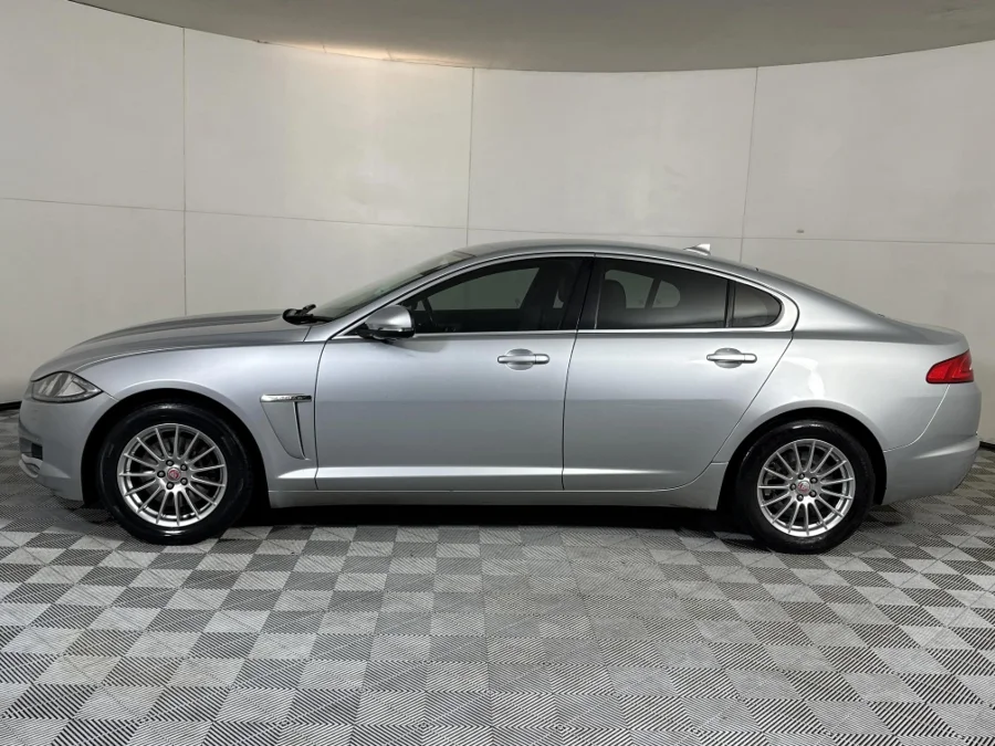 Used 2015 Jaguar XF 2.2D Luxury - WeBuyCars Midstream