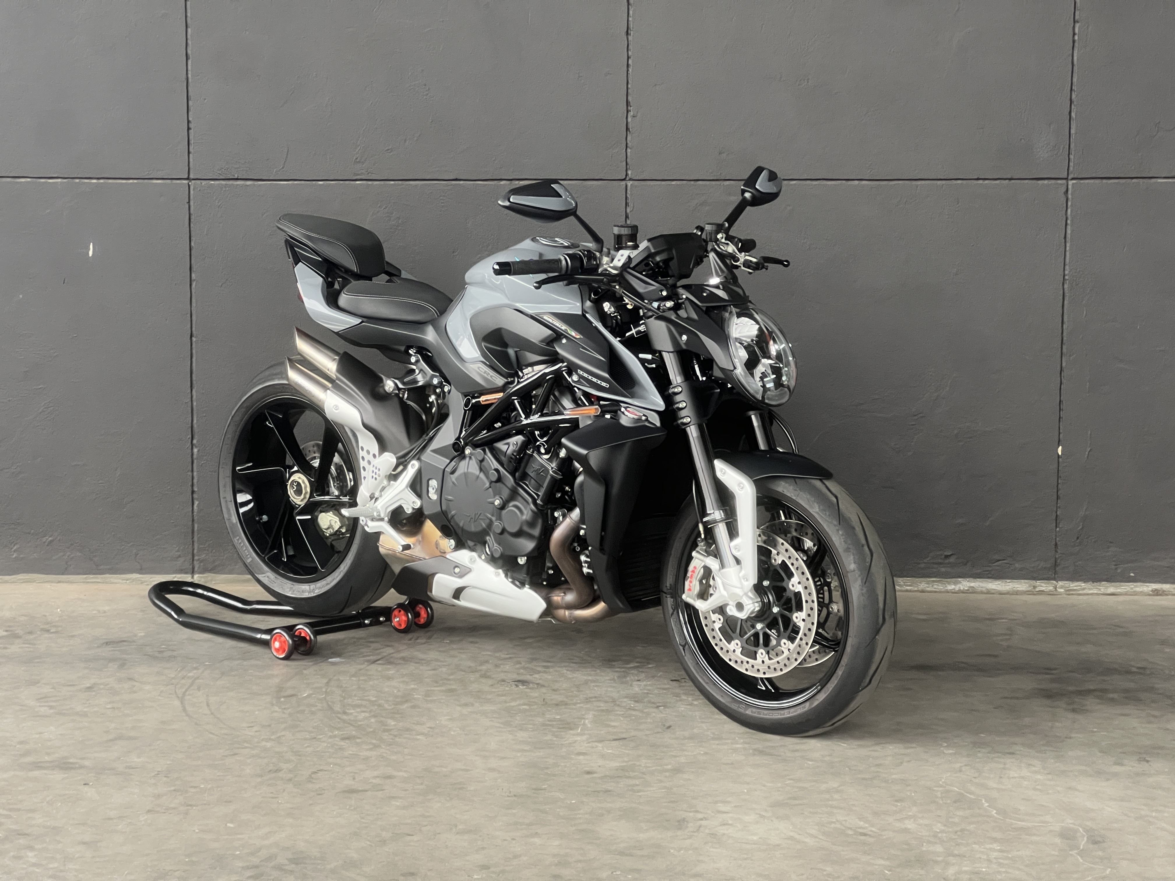MV AGUSTA BRUTALE 1000