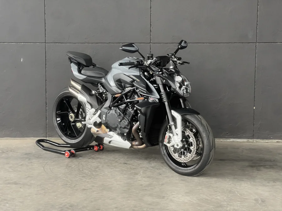 MV AGUSTA BRUTALE 1000 - FAST KTM