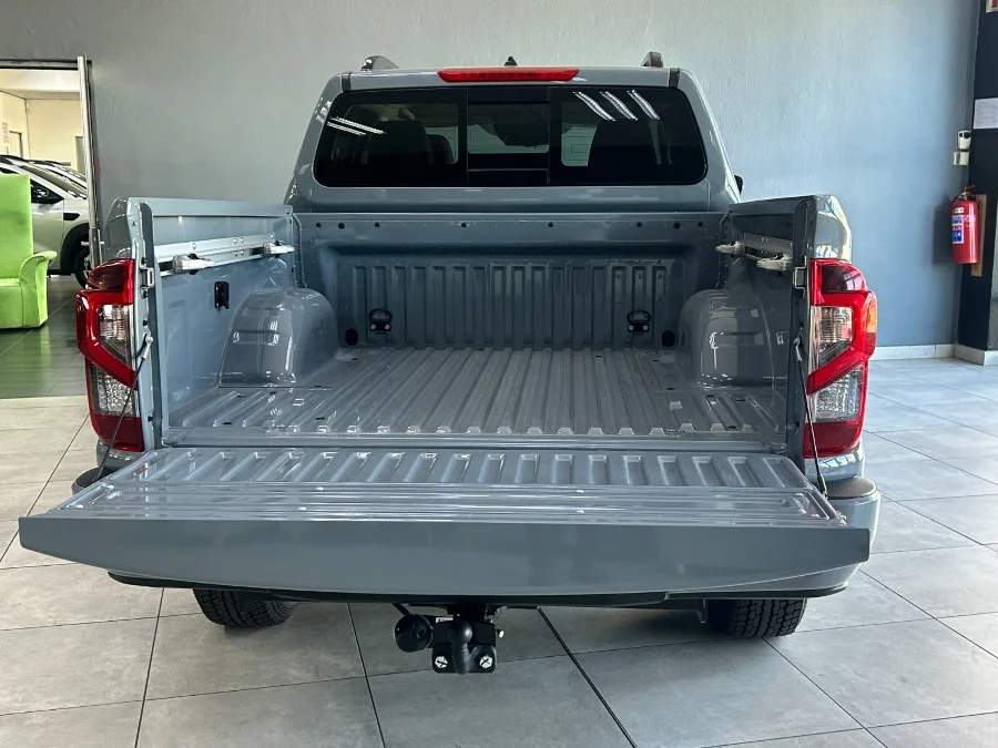 New 2026 Nissan Navara 2.5DDTi double cab Pro-4X 4x4 - IC Auto Benoni