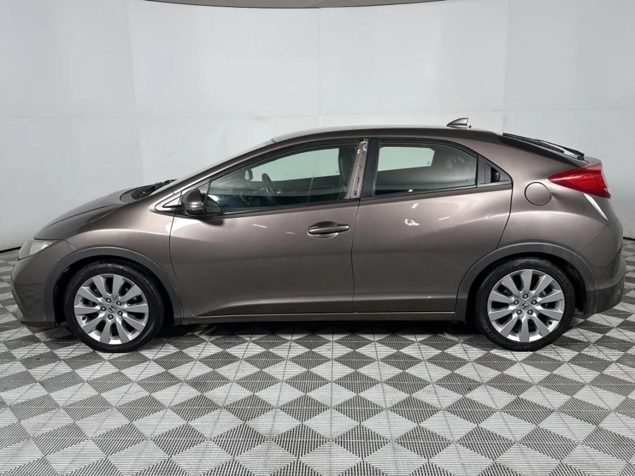 Used 2014 Honda Civic hatch 1.8 Executive - WeBuyCars Richmond Used 2014 Honda Civic hatch 1.8 Executive - WeBuyCars Richmond
