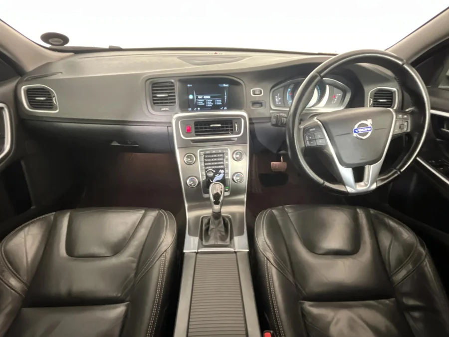 Used 2014 Volvo V60 T4 Excel auto - WeBuyCars JHB South