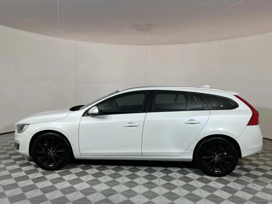 Used 2014 Volvo V60 T4 Excel auto - WeBuyCars JHB South