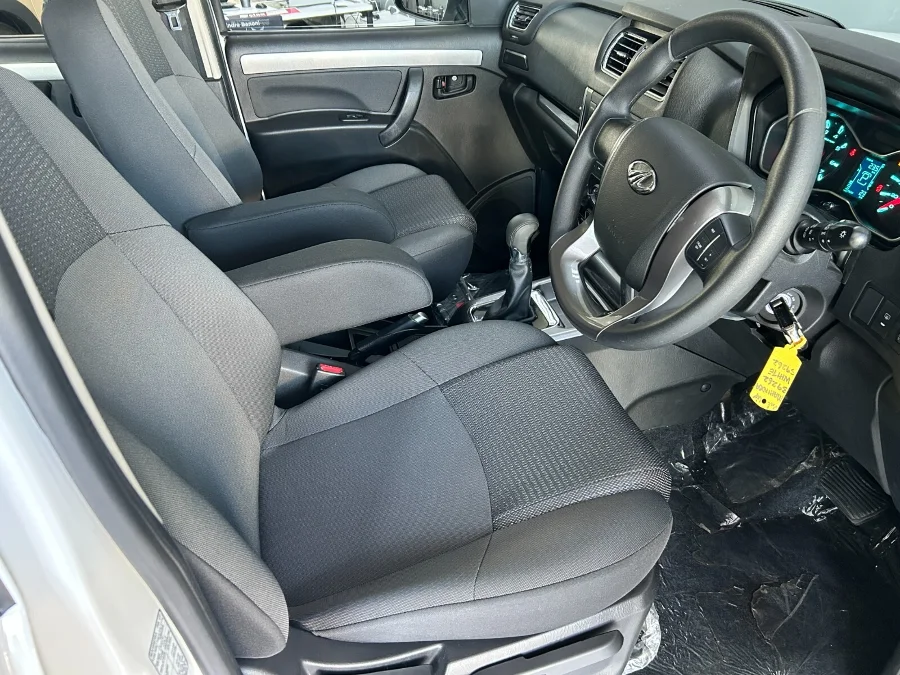 New 2026 Mahindra Pik Up 2.2CRDe double cab S6 Karoo auto - IC Auto Benoni