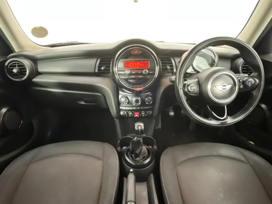 Used 2015 MINI Hatch Cooper Hatch 3-door Seven 7 - WeBuyCars Germiston