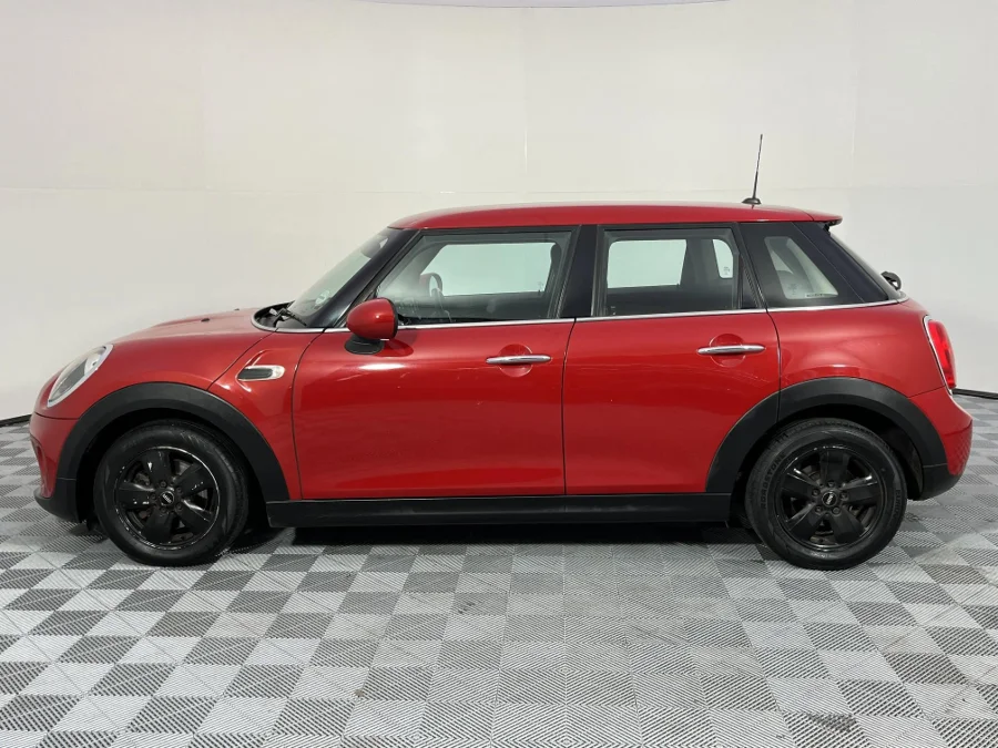 Used 2015 MINI Hatch Cooper Hatch 3-door Seven 7 - WeBuyCars Germiston