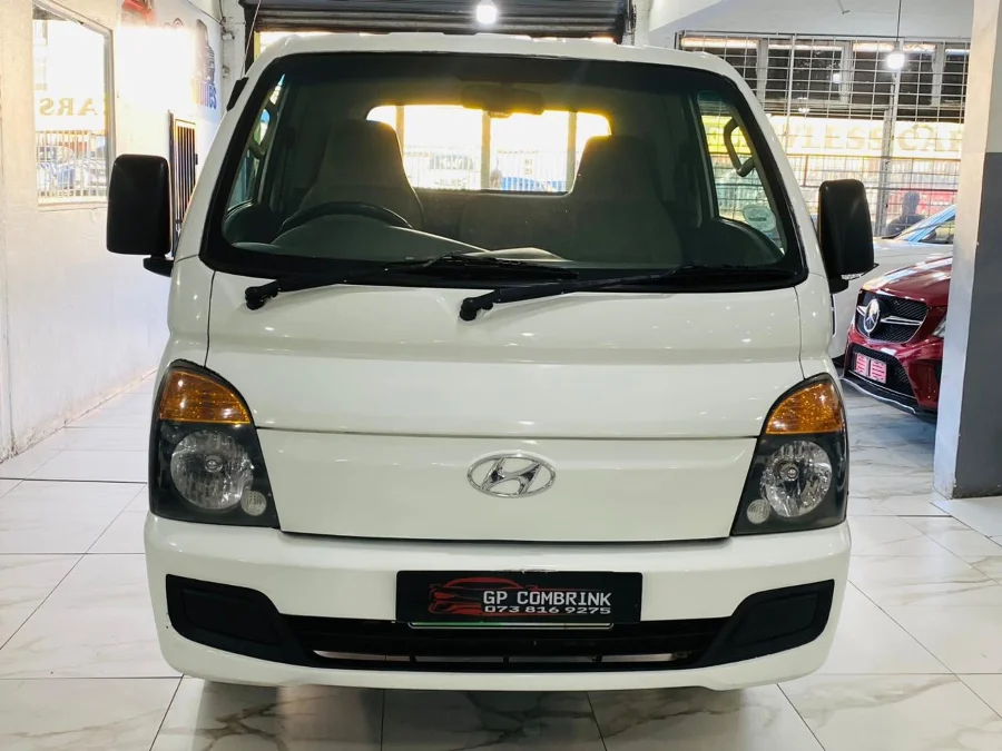 Used 2014 Hyundai H-100 Bakkie 2.5TCi deck - Marshalltown Auto Ridez Used 2014 Hyundai H-100 Bakkie 2.5TCi deck - Marshalltown Auto Ridez