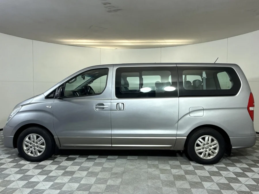 Used 2016 Hyundai H-1 2.5VGTi bus Elite 9-seater - WeBuyCars Midstream