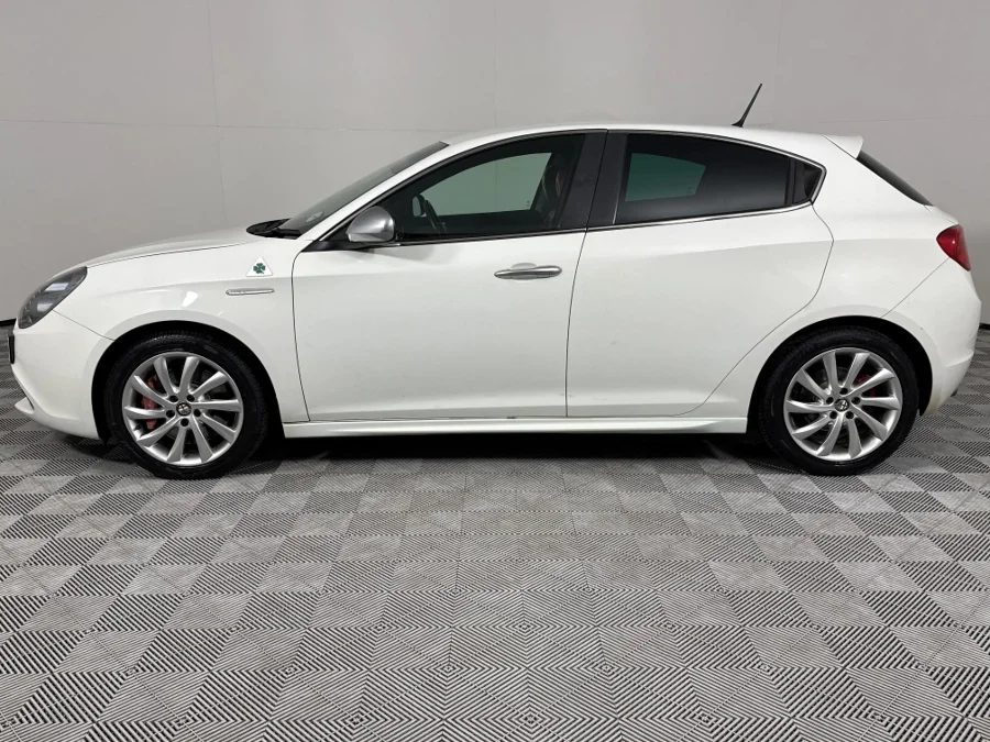 Used 2011 Alfa Romeo Giulietta 1750TBi Quadrifoglio Verde - WeBuyCars Vereeniging Used 2011 Alfa Romeo Giulietta 1750TBi Quadrifoglio Verde - WeBuyCars Vereeniging