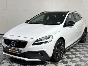 Used 2019 Volvo V40 Cross Country D4 Momentum Used 2019 Volvo V40 Cross Country D4 Momentum
