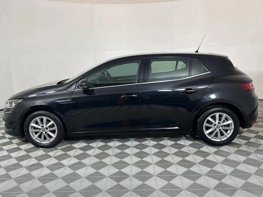 Used 2018 Renault Megane 84kW Dynamique - WeBuyCars JHB South Used 2018 Renault Megane 84kW Dynamique - WeBuyCars JHB South