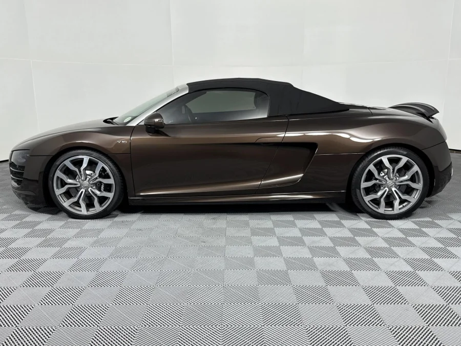 Used 2011 Audi 8 R8 5.2 V10 Spyder quattro auto - WeBuyCars Montana
