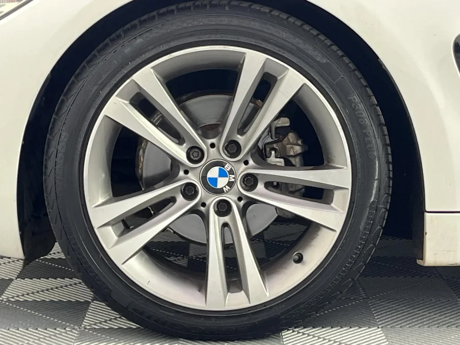 Used 2014 BMW 4 Series 420i coupe sports-auto - WeBuyCars Germiston Used 2014 BMW 4 Series 420i coupe sports-auto - WeBuyCars Germiston