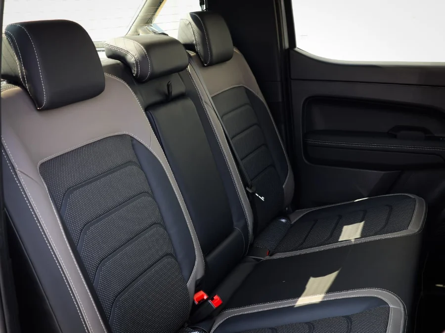 New 2026 Volkswagen Amarok 2.0BiTDI double cab Style 4Motion - VW Commercial Hatfield New