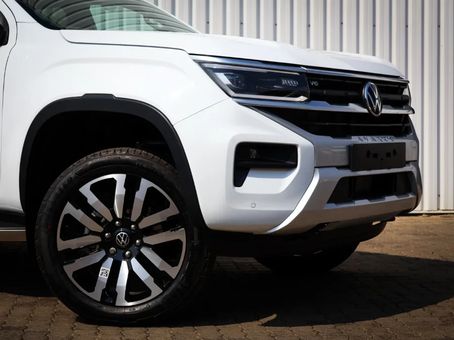 New 2026 Volkswagen Amarok 3.0TDI V6 double cab Aventura 4Motion - VW Commercial Hatfield New