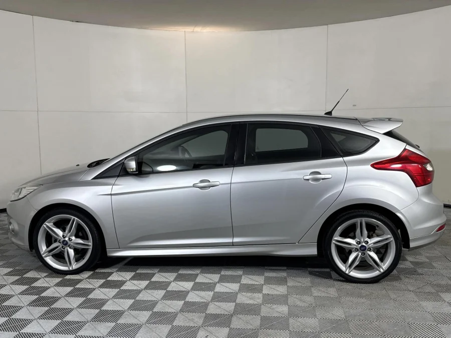 Used 2013 Ford Focus hatch 2.0TDCi Trend - WeBuyCars Midstream