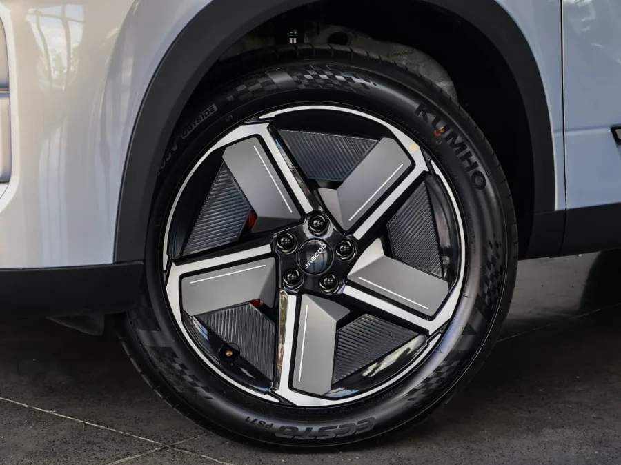Used 2026 Jaecoo J7 1.5T SHS PHEV - Omoda Jaecoo Silver Lakes Used 2026 Jaecoo J7 1.5T SHS PHEV - Omoda Jaecoo Silver Lakes