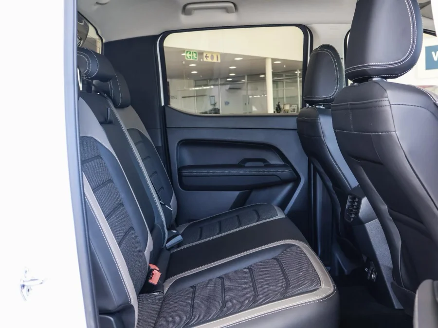 Used 2025 Volkswagen Amarok 2.0BiTDI double cab Style 4Motion - VW Commercial Hatfield Used 2025 Volkswagen Amarok 2.0BiTDI double cab Style 4Motion - VW Commercial Hatfield