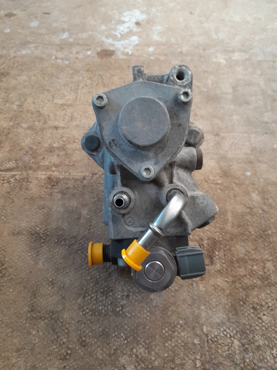 Diesel Pump Volvo S60, V60, XC60, S80 - Private Seller Diesel Pump Volvo S60, V60, XC60, S80 - Private Seller