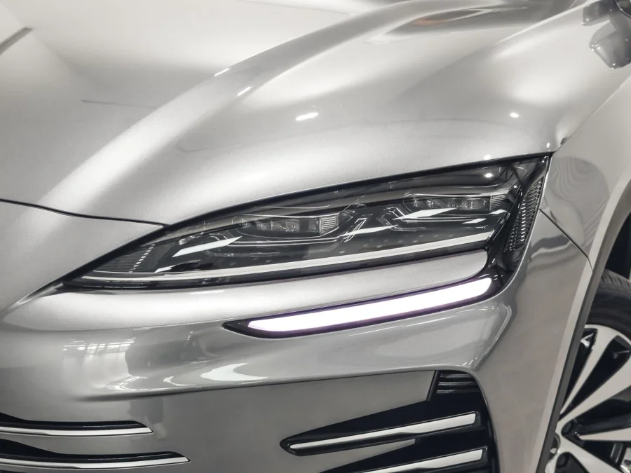 Preloaded Image 3