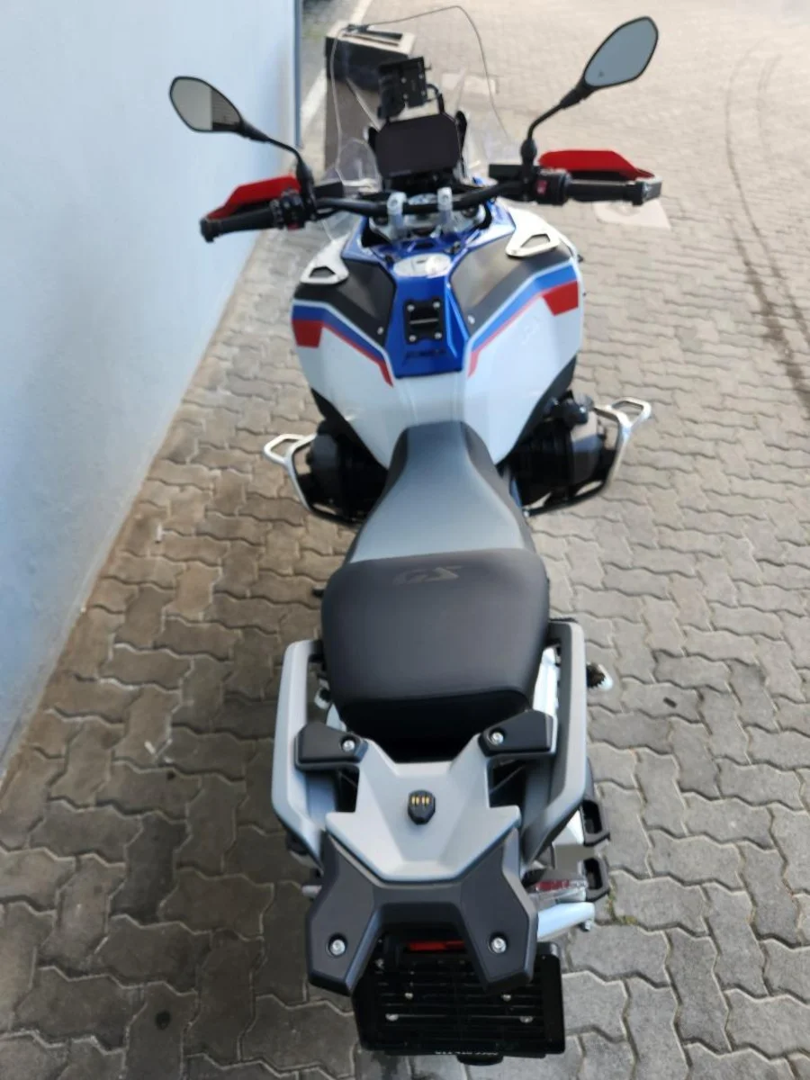 Preloaded Image 9