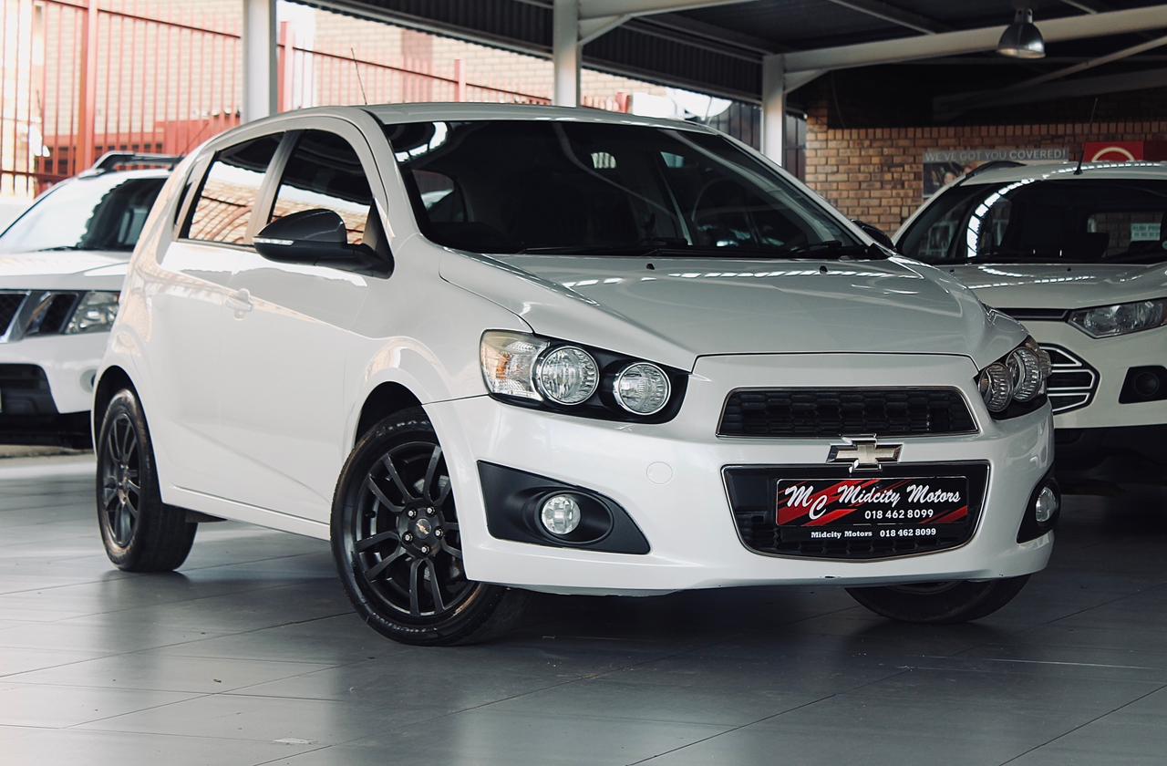 Used 2015 Chevrolet Sonic hatch 1.6 LS Black&White Edition