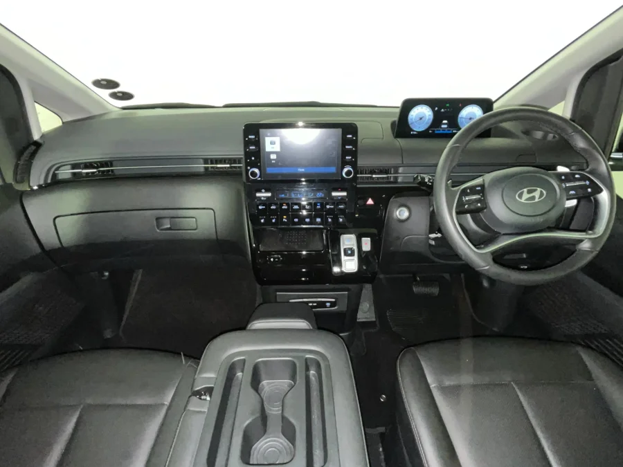 Used 2025 Hyundai Staria 2.2D Elite - WeBuyCars Germiston