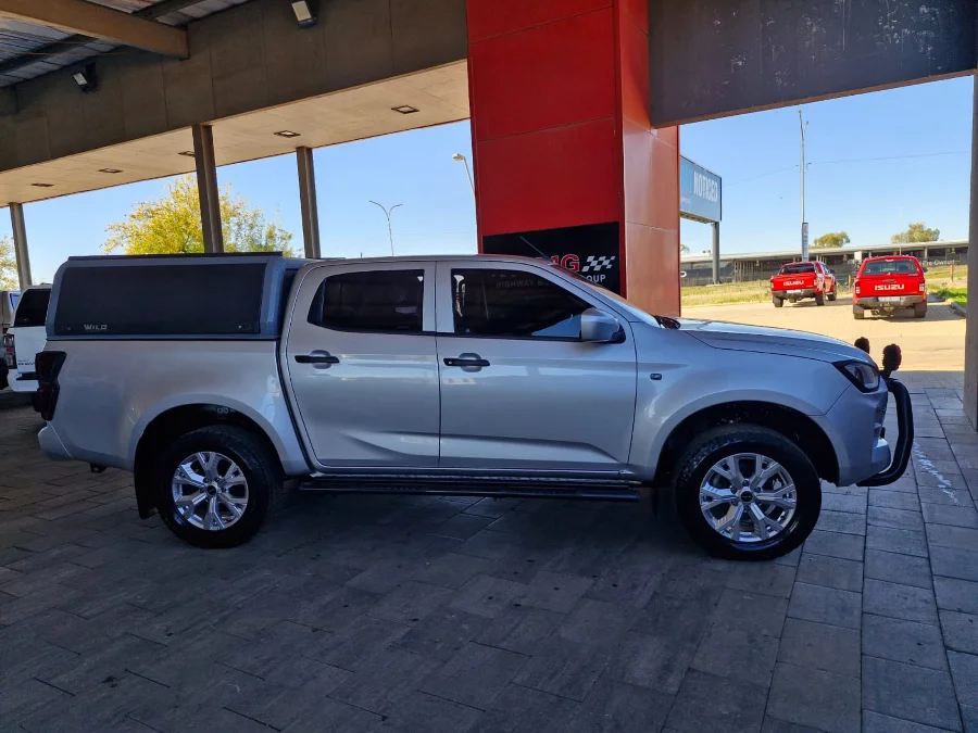 Used 2023 Isuzu D-Max 1.9TD double cab L auto - Highway Motors Used 2023 Isuzu D-Max 1.9TD double cab L auto - Highway Motors